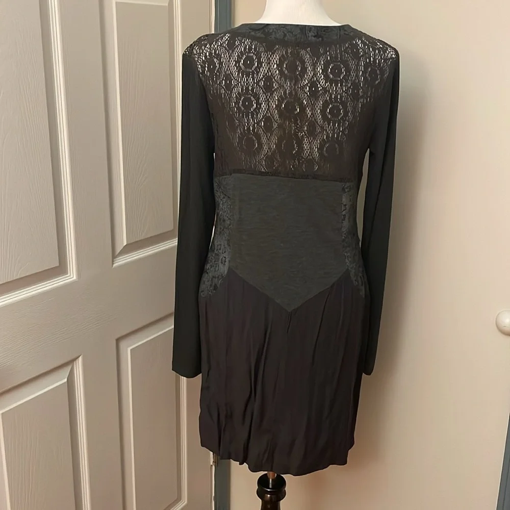 Dress - Picture 4 of 9